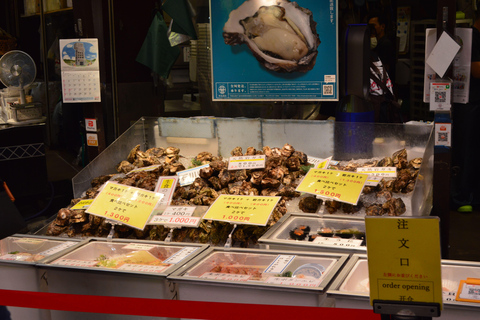 Kanazawa: Private Omicho Market Tour Like a Local