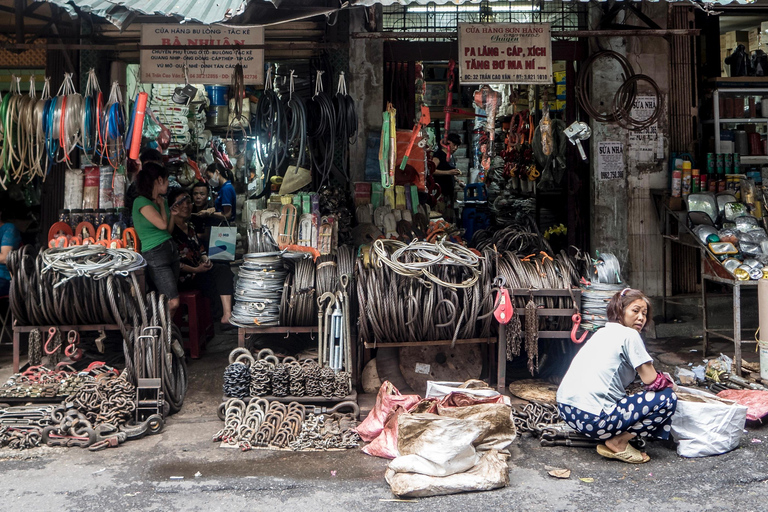 Tour fotografico nel mercato dei ladri di HanoiTour fotografico del mercato dei ladri di Hanoi