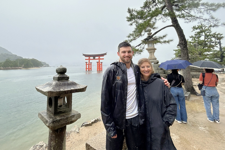 Hiroshima & Miyajima 1-Day Private Tour with Local Guide