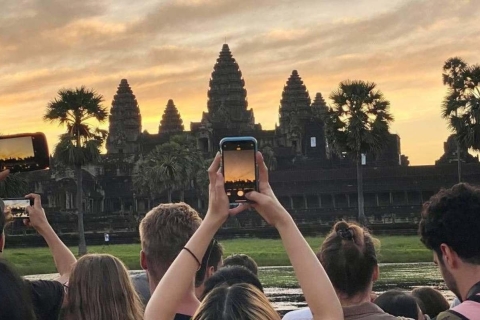 Angkor: Tempel-Tagestour und 4-Gänge-Gastronomie-ErlebnisSonnenaufgang mit öffentlichem Minibus