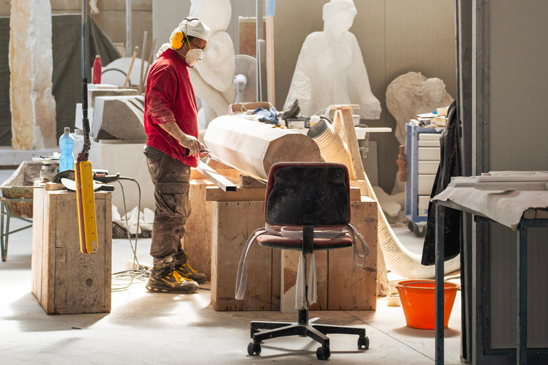 Carrara: Michelangelo Quarries and Carrara Art Studios Tour