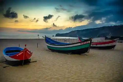 Da Lisbona: Tour in furgone di Fátima, Nazaré e Óbidos
