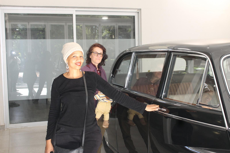 Gaborone: City Tour with Game Drive and Tswana Cuisine