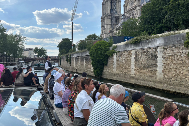 Paris: 1-Hour Seine Cruise departing from the Eiffel Tower