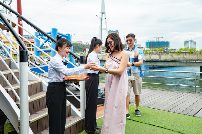 Hanoi: Halong Bay Cruise with Lunch, Cave, and Island Visit