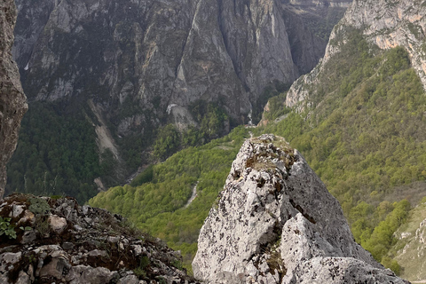 3 day trekking between mountain villages Khinaliq - Qriz Baku: 3 day trekking aroud mountain villages Guba - Khinalig