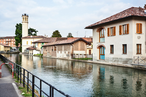 Mediolan: Wycieczka łodzią po kanale Navigli z aperitivoMediolan: Rejs wycieczkowy po kanale Navigli z aperitivo