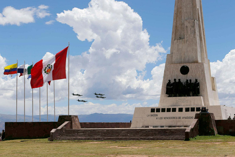 Expédition dans les ruines de Wari + Santuario Histórico