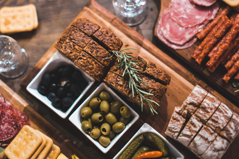 Cracóvia: Tour guiado de vodca com degustação de comidas e bebidas