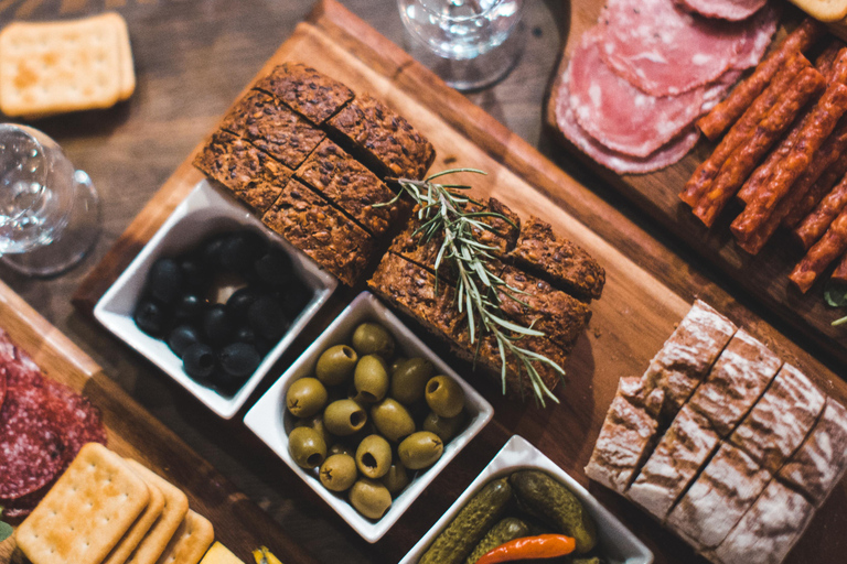 Krakau: Wodka rondleiding met gids en proeverijen van eten en drinken