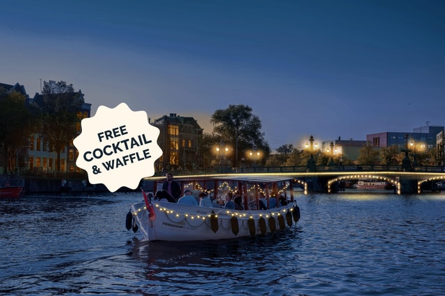 Amsterdam: Luxury Candlelight Cruise incl. Shot & Snacks