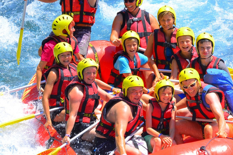 Desde el lateral: Excursión de rafting en el cañón de Köprülü