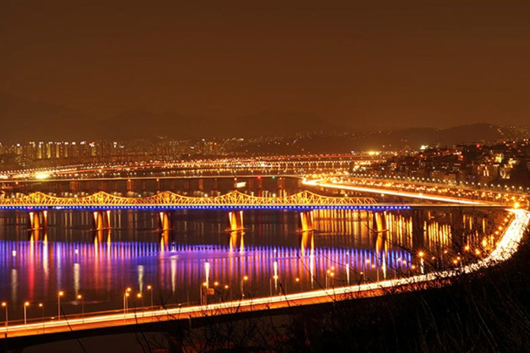 Seoul: Hidden Gems of Evening Tour & Gwangjang Market Pick up at Hongik Uni station exit No.3