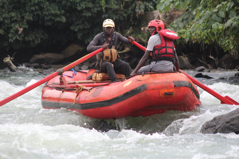 Kampala: Jinja 2-Day Adventure Tour with Rafting & Cruise