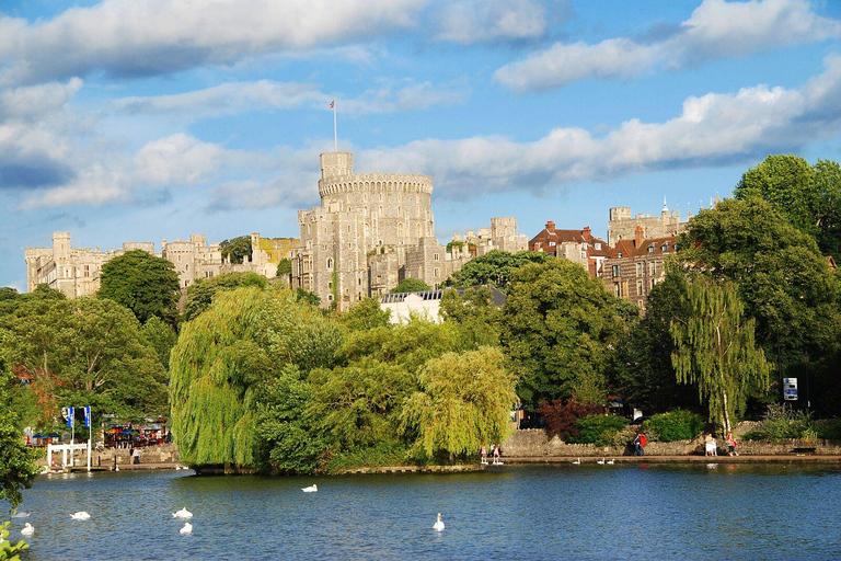 From London: Stonehenge and Windsor Castle Guided Day Trip Stonehenge & Windsor Entry