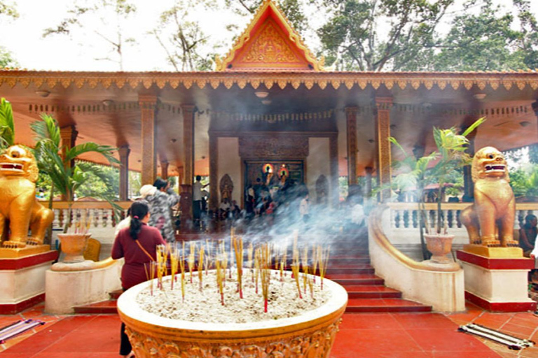 Siem Reap: APOPO, Killing Fields, Wat Bo & Wat Preah Enkosei Private Tour by Tuk-Tuk & Licensed Guide
