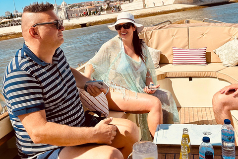 Lisbon Exclusive Sunset Cruise – Pizza, Open Bar & Dolphins Lisbon: Sunset Cruise–Pizza, Open Bar & Dolphins 2h