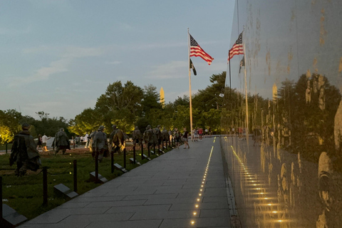 DC:Tour per piccoli gruppi al tramonto .