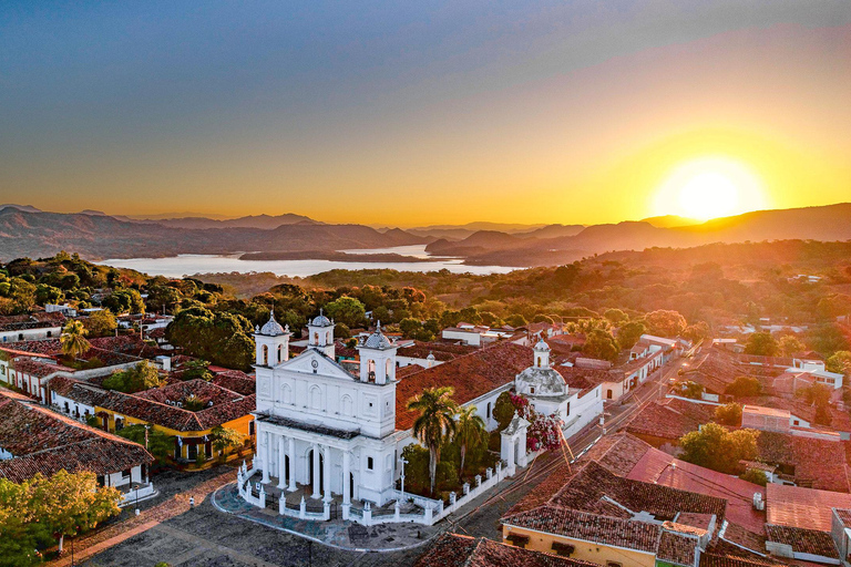 JOURNÉE COMPLÈTE : VILLAGE COLONIAL DE SUCHITOTO, LAC, CENTRE HISTORIQUE.