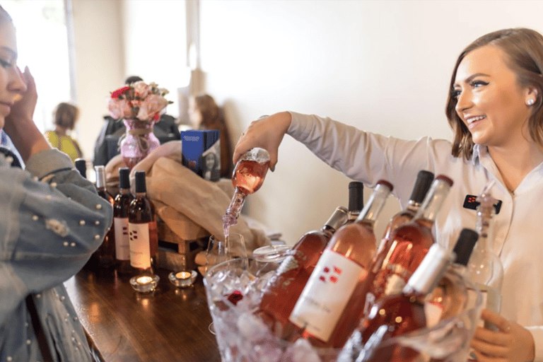 Seattle: Pike Place Market Tour with Wine Tasting