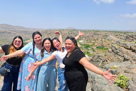 Shared Tour: Nizwa Fort, Souq, Birkat Al Mouz & Jebel Akhdar