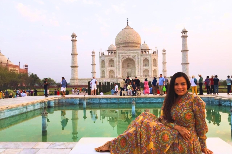 Au départ de Mumbai : visite guidée privée du Taj Mahal et d'AgraCircuit privé au départ de Mumbai - voiture, chauffeur et guide touristique uniquement