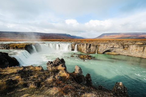 PRIVATIVO Cachoeira Godafoss, Myvatn e banhosGrupo com no máximo 4 pessoas