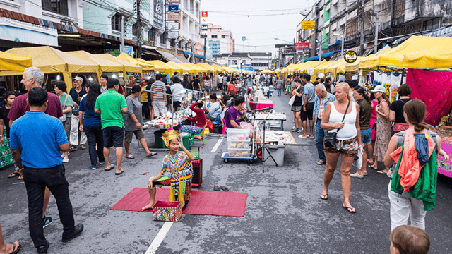 Krabi: Local Street Food Night Tour