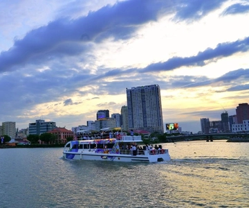 Ho Chi Minh City: Lively Saigon River Sightseeing Cruise