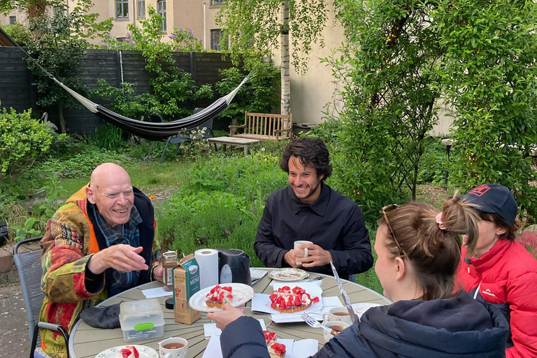 Aarhus: Dine in a Local Home with a Silver Host