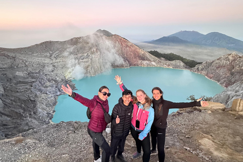 班尤旺伊：伊真蓝火与仙丹瑟鲁尼之旅巴纽旺伊：伊真火山蓝火与仙丹瑟鲁尼之旅