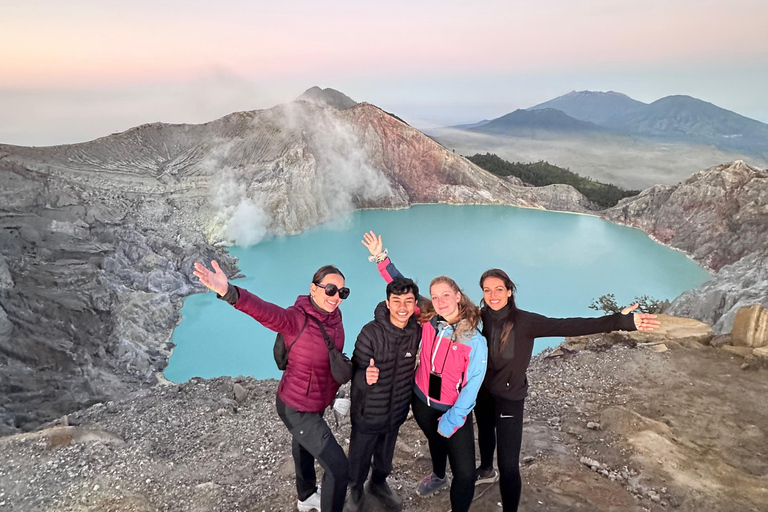 班尤旺伊：伊真蓝火与仙丹瑟鲁尼之旅巴纽旺伊：伊真火山蓝火与仙丹瑟鲁尼之旅
