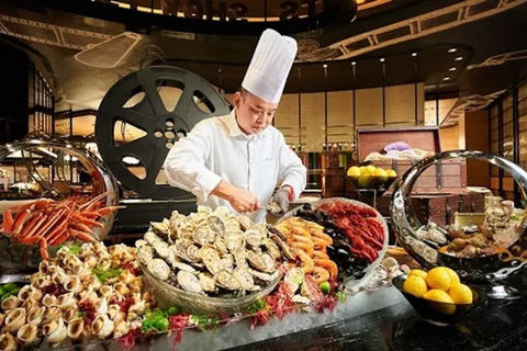 Spotlight Buffet at Studio City Entry Ticket