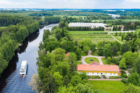 Helsinki: Private Visit to Finnish Berry Winery with Tasting