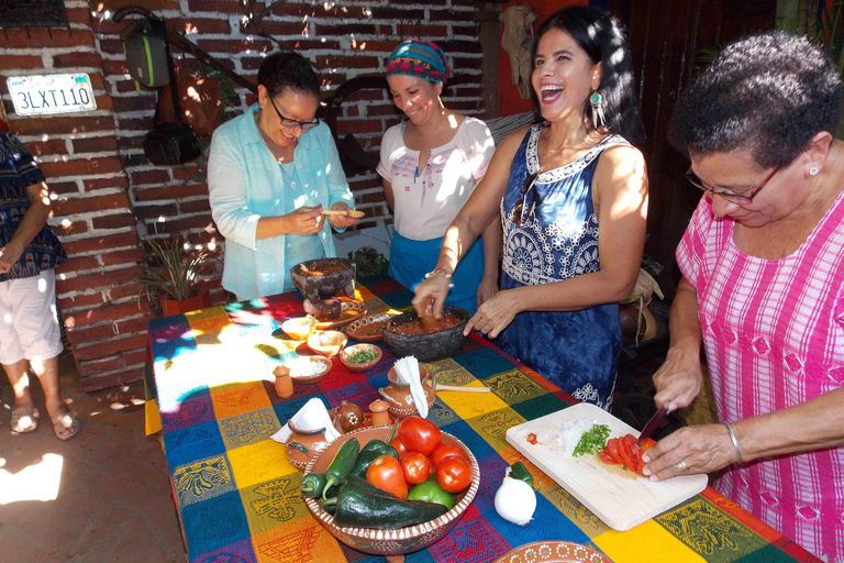 El Quelite: Molcajete Salsa en Tortilla Maken Workshop