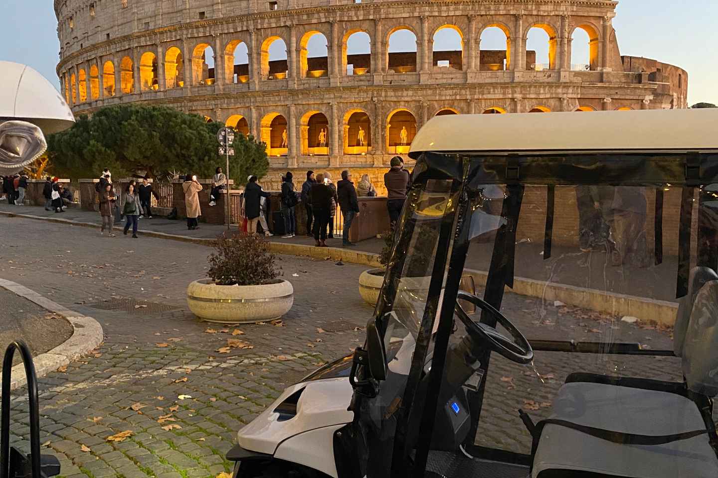 Exclusive Rome by Night: Golf Cart, Italian Dinner & Gelato