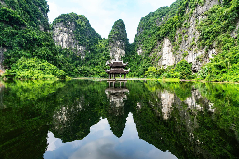Hanoi: Ninh Binh Am Tien Cave or Trang An, Mua Cave & Hoa Lu Private Tour: Ninh Binh, Hoa Lu, Trang An, Mua Cave, Incense