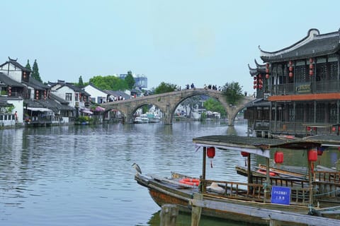 Shanghai Double Watertown tour with Buffet