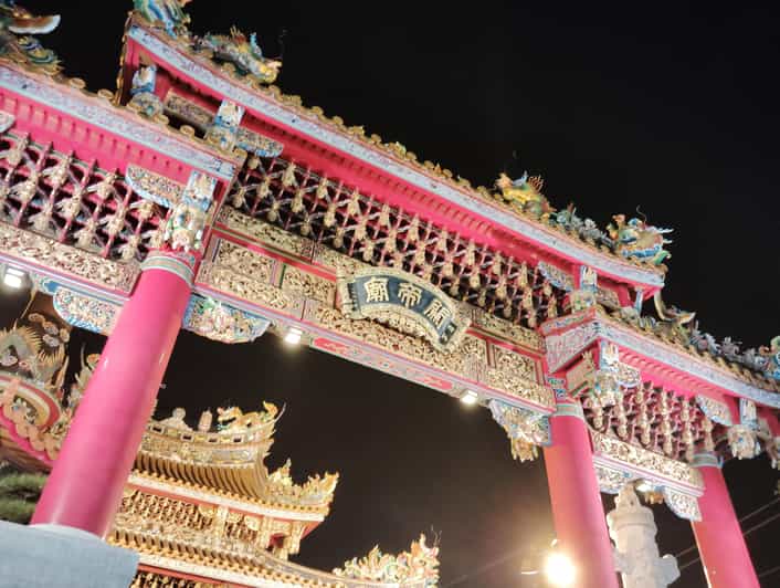 Yokohama: Chinatown Guided Walking Tour with Food Tasting