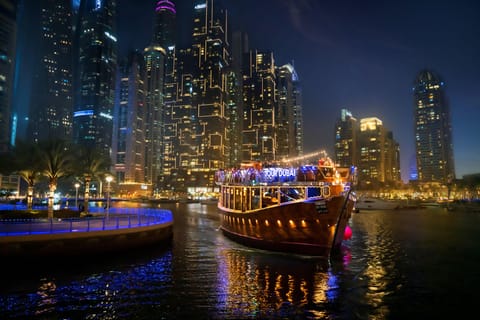 Dubai: Marina Luxury Dhow Cruise with 5-Star Indian Dinner
