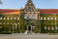 Wroclaw, Small Group e-Car Tour and Audio Guide - Housity
