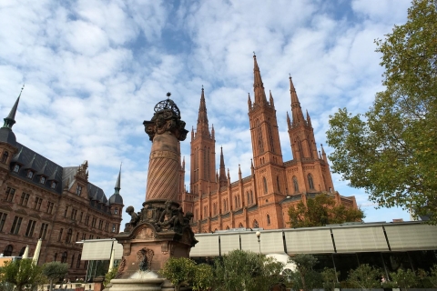 Rajd miejski z przewodnikiem / poszukiwanie skarbów Wiesbaden w języku niemieckimSamodzielny rajd po mieście Wiesbaden w języku niemieckim
