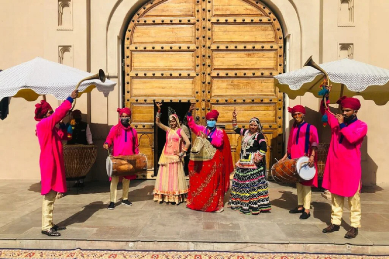 Kalakriti Mohabbat-the-Taj Show: Evening Cultural Experience Private Tour with Car, Driver, Guide & Silver Entry Tickets