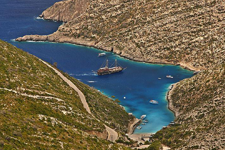 Zakynthos Cruise Ship Tour: Shipwreck, Blue Caves & Xigia