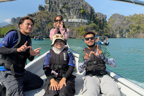 Langkawi: Sharing Mangrove Boat Tour 4 Hours