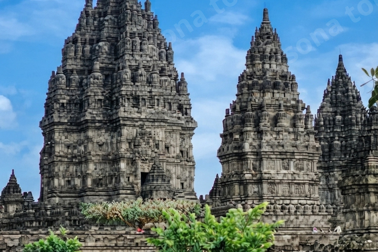 Yogyakarta: Private Dual-Temple Tour Up to 5 Pax Full Day Tour for 10 Hour