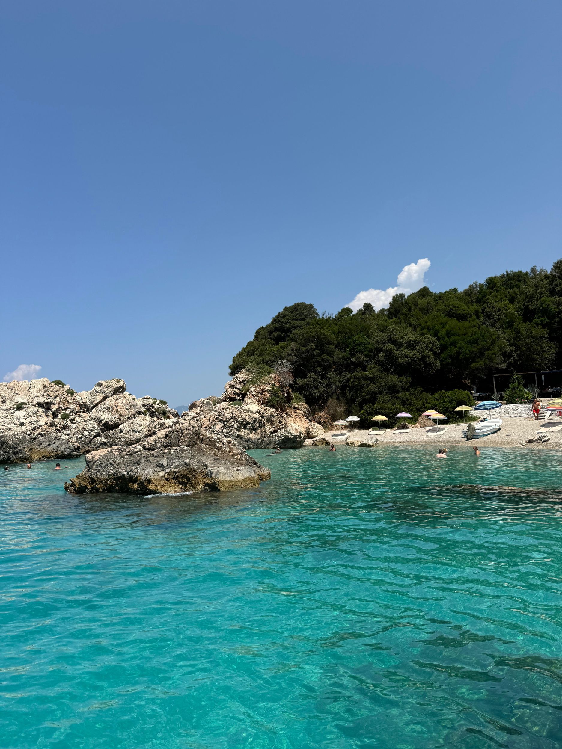 Saranda: Bootstour zu 7 Zielen. Kostenloses Getränk und Schnorcheln