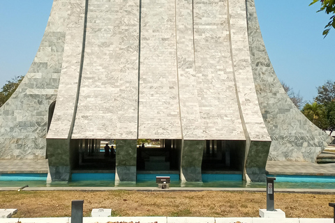 Accra: The Agbogbloshie Accra E-waste & Recycling Experience