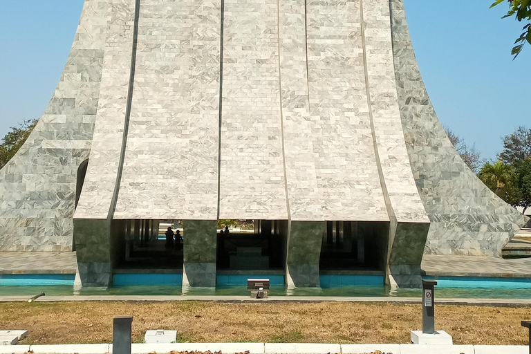 Accra: The Agbogbloshie Accra E-waste & Recycling Experience