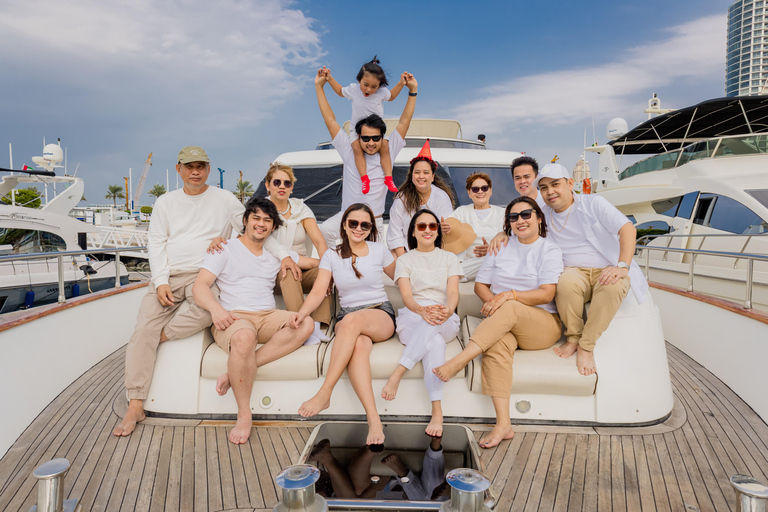 迪拜：家庭日落超大游艇巡航（含烧烤和饮料）